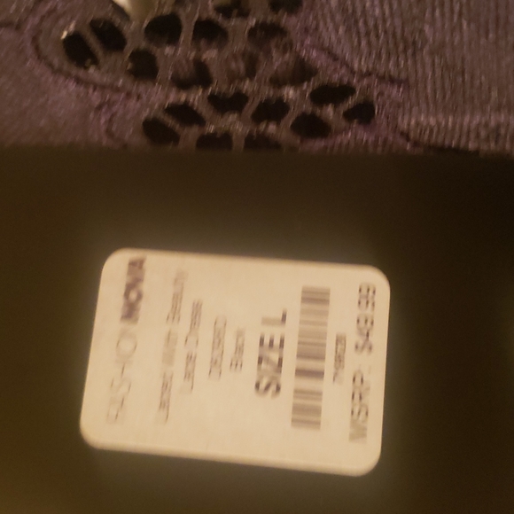 Dress shorts made onto the dress in the inside - Picture 3 of 3